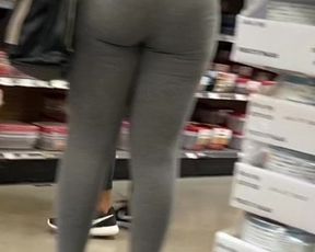 Ebony in gray leggings