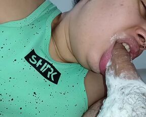 Hungry bitch delights in all this creampie dripping into her greedy mouth