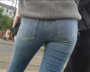 Nice tight candid teen ass creepshot in jeans