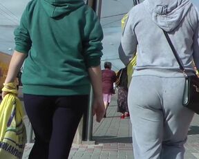 Big Booty Walking