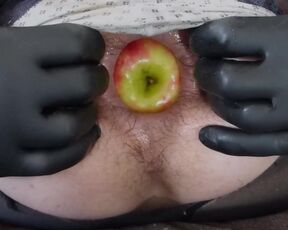 Hairy anal slut gape her ass with apples.