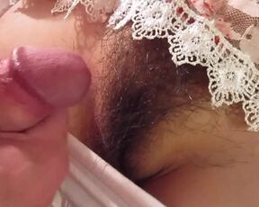 HAIRY PUSSY CUMSHOT