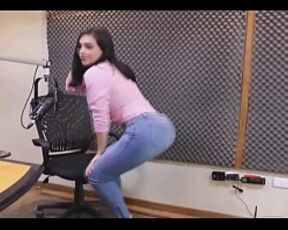 Amelia Alcantara hot twerk