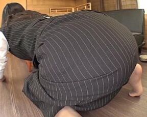 Japanese office lady bottomless facesitting farting HD subtitles