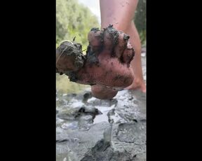 Domina Evgenia - golden rain, dirty feet (POV)