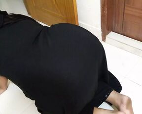 Fuck Indian maid on bed while cleaning owner's house