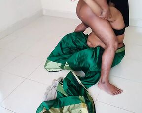 Rahul Desi naukrani ko Jabardasti choda (Indian sexy maid fucked while cleaning house) Hindi Mast Coda Cudi - cum Behind