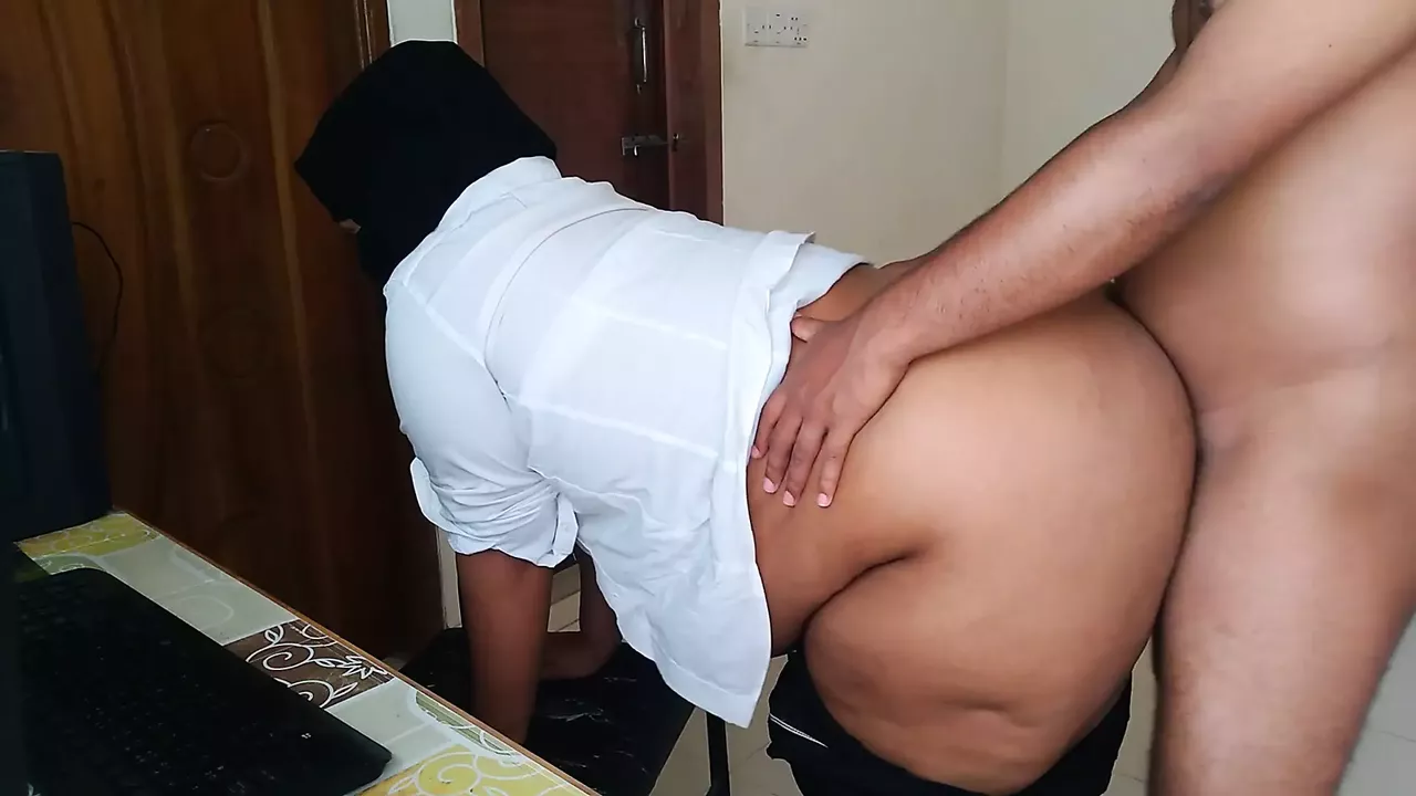 New Delhi School girl ki computer class room me mast chudai or chut me hi  pani nikala (Indian 18+ sex leaked MMS Video) - AnalSee