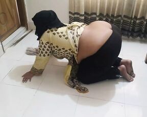 Saudi Arabia Hot servant with big butt & Big Tits gets Hardcor fucked by Hotel Guest while cleaning Hotel Room - AnalCum