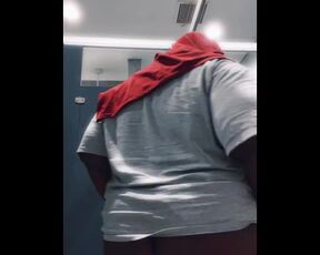 Big booty Shemale Brandyy Bussin twerks Ass